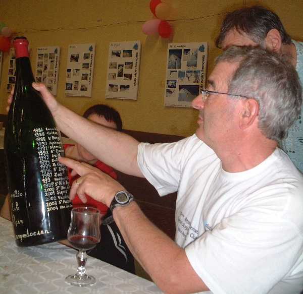 Repas du rassemblement avec la cuvée spéciale du SCAL(photo Francis Neau)